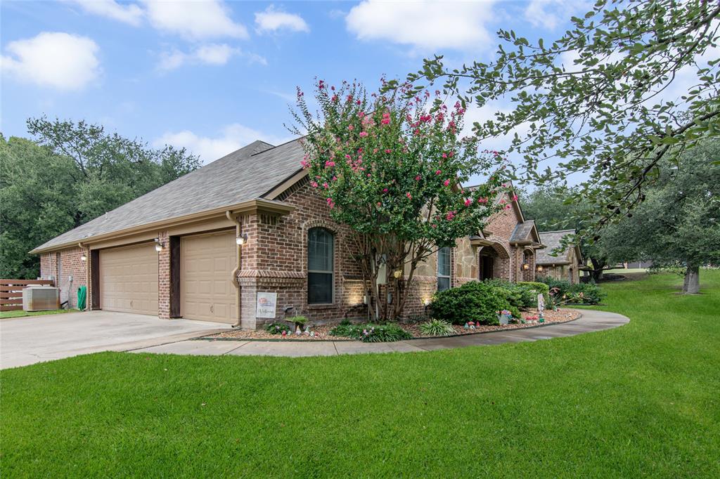 Azle, Texas, 76020, United States, 3 Bedrooms Bedrooms, ,3 BathroomsBathrooms,Residential,For Sale,1934218