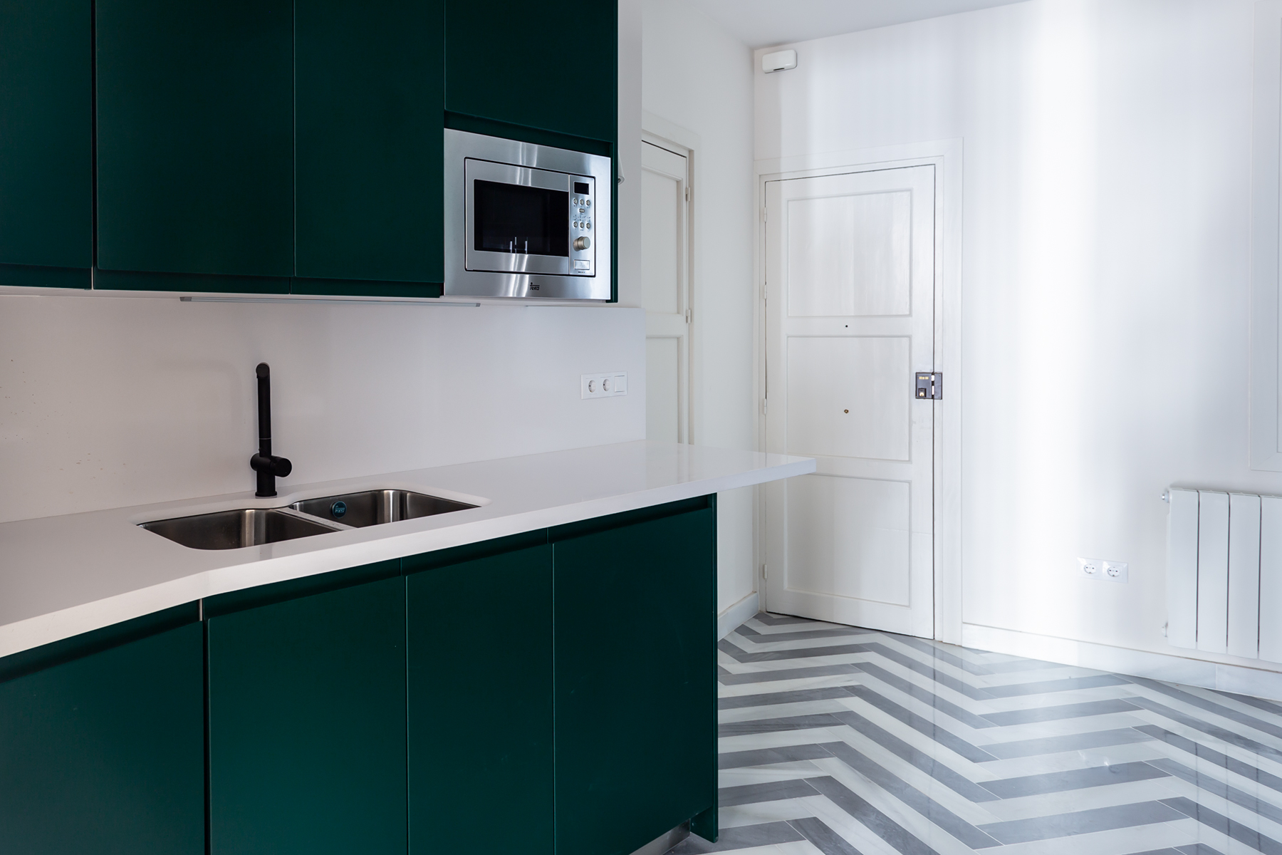  Renovated 4-bedroom apartment on Constitution Avenue, Arenal District - 物件實景