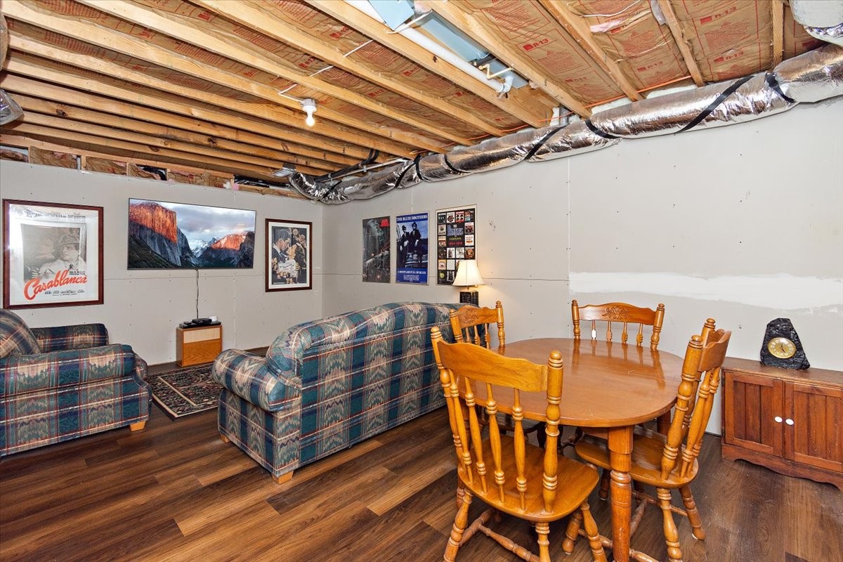 Columbia, Tennessee, 38401, United States, 4 Bedrooms Bedrooms, ,3 BathroomsBathrooms,Residential,For Sale,1897603