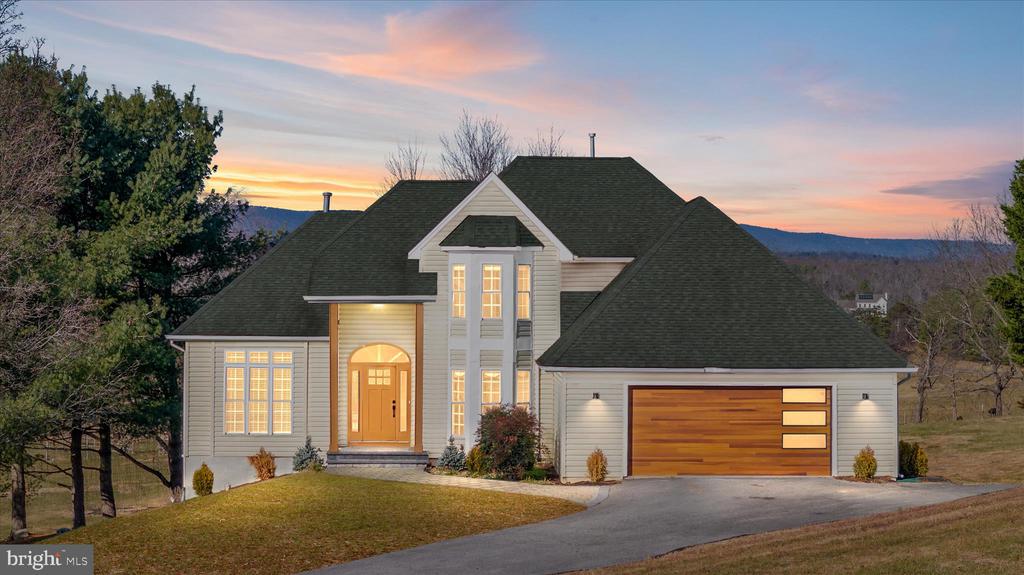 Winchester, Virginia, 22602, United States, 5 Bedrooms Bedrooms, ,5 BathroomsBathrooms,Residential,For Sale,2039774