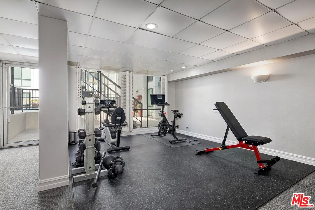 West Hollywood, California, 90069, United States, 1 Bedroom Bedrooms, ,1 BathroomBathrooms,Residential,For Sale,1939893