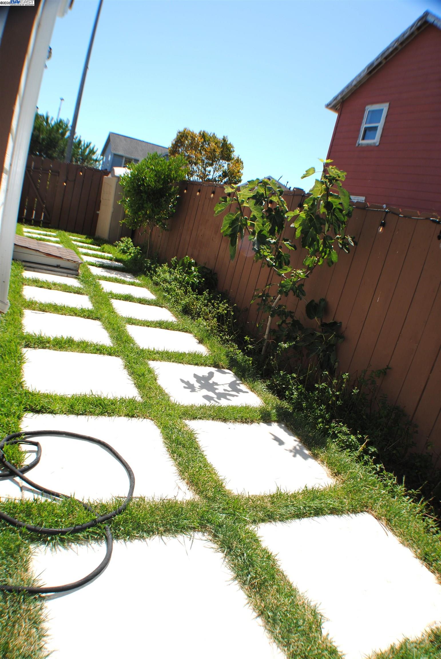 Oakland, California, 94603, United States, 3 Bedrooms Bedrooms, ,2 BathroomsBathrooms,Residential,For Sale,1991687