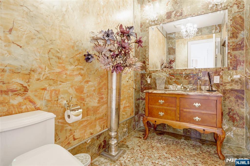 Fort Lee, New Jersey, 07024, United States, 6 Bedrooms Bedrooms, ,7 BathroomsBathrooms,Residential,For Sale,1891733