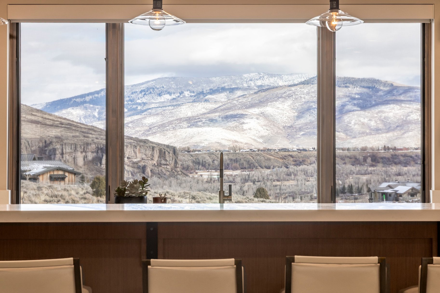  Beautiful Modern Custom Home with Rock Cliff Views at Victory Ranch - 物件實景