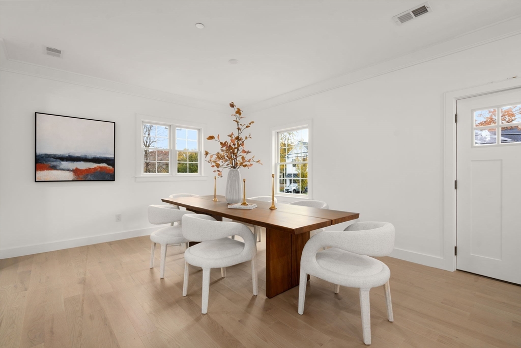 Wellesley, Massachusetts, 02482, United States, 3 Bedrooms Bedrooms, ,4 BathroomsBathrooms,Residential,For Sale,1990974