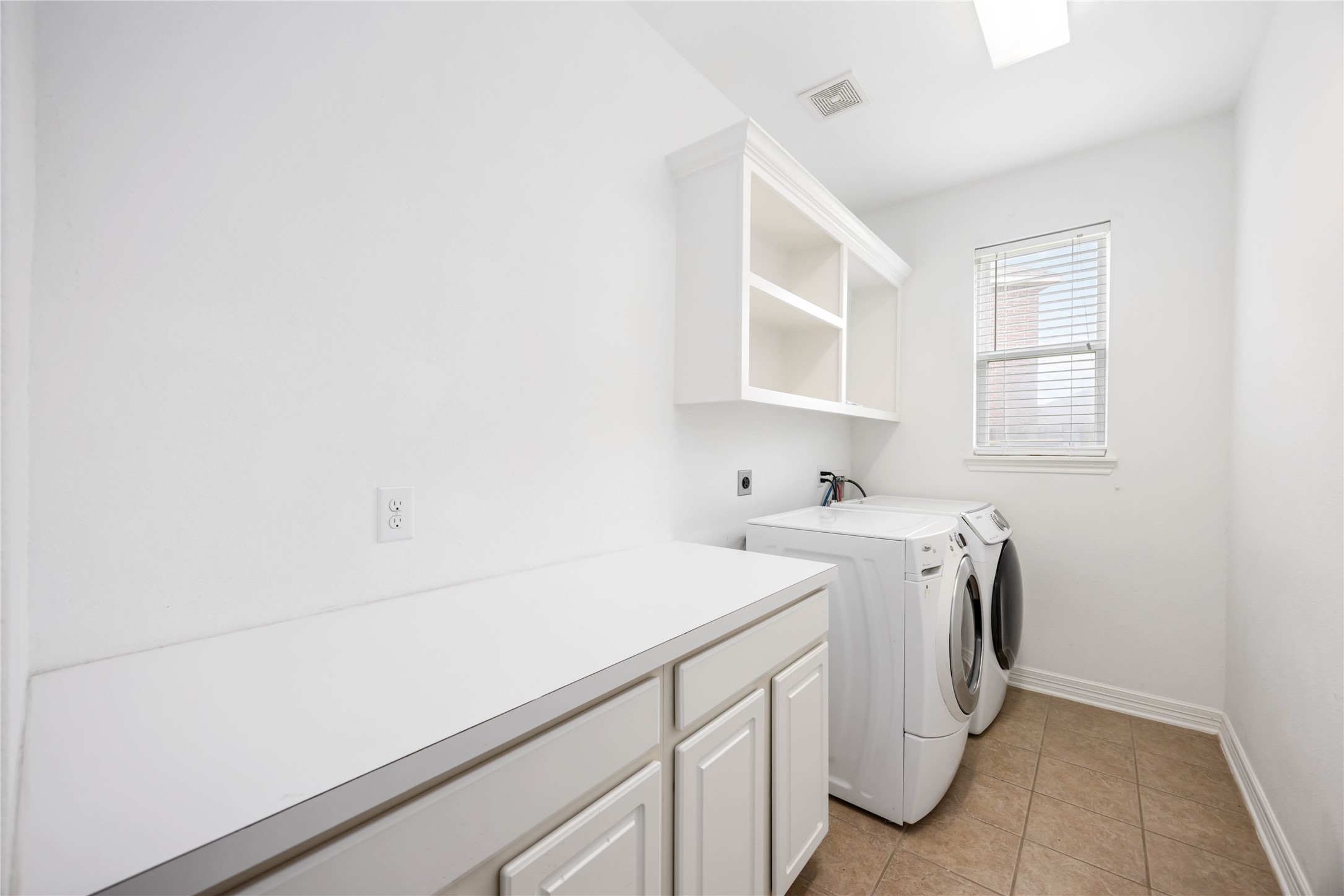 Missouri City, Texas, 77459, United States, 5 Bedrooms Bedrooms, ,4 BathroomsBathrooms,Residential,For Sale,1906951
