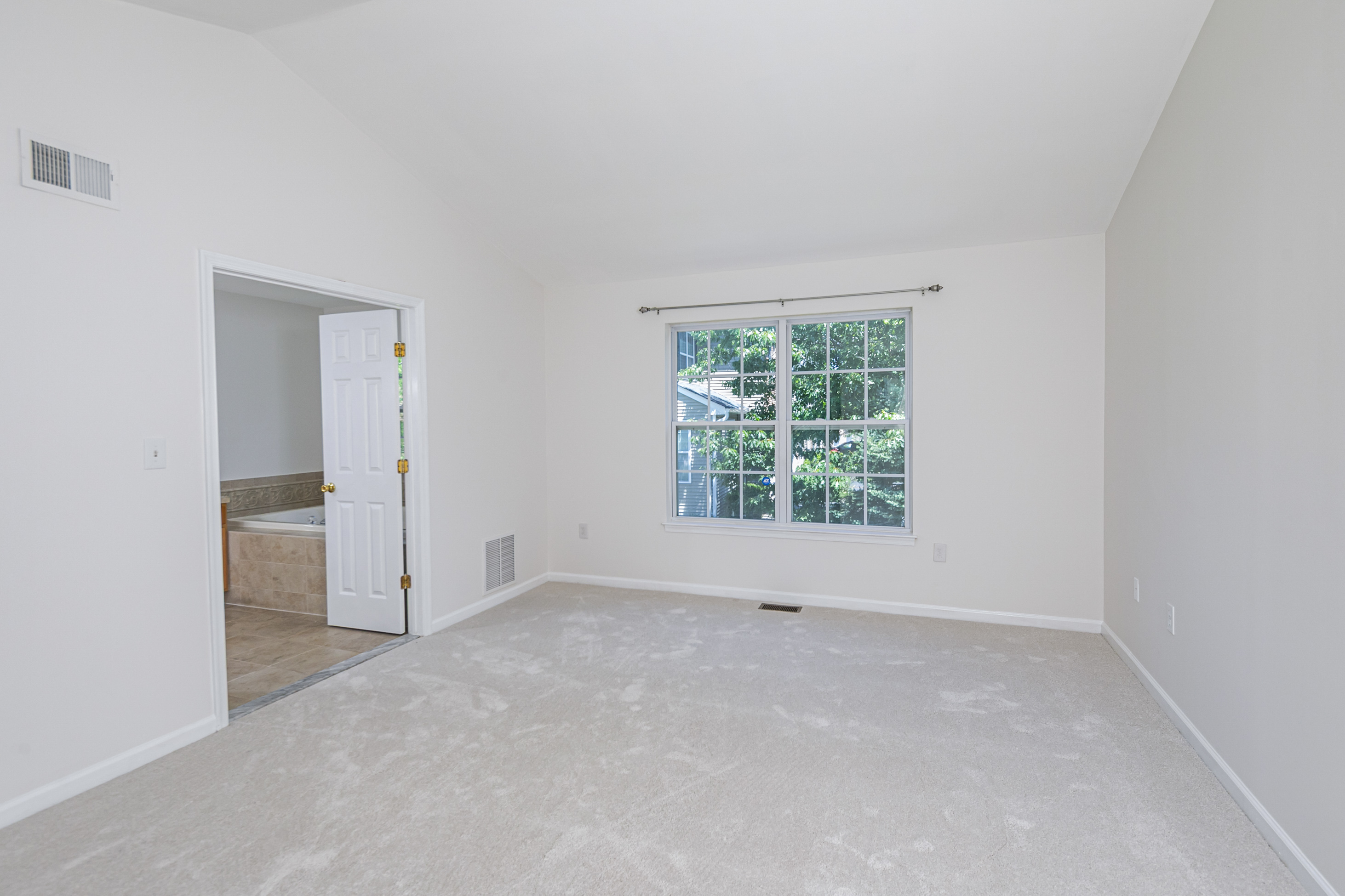  Contemporary Townhouse, Prime Location - 物件實景