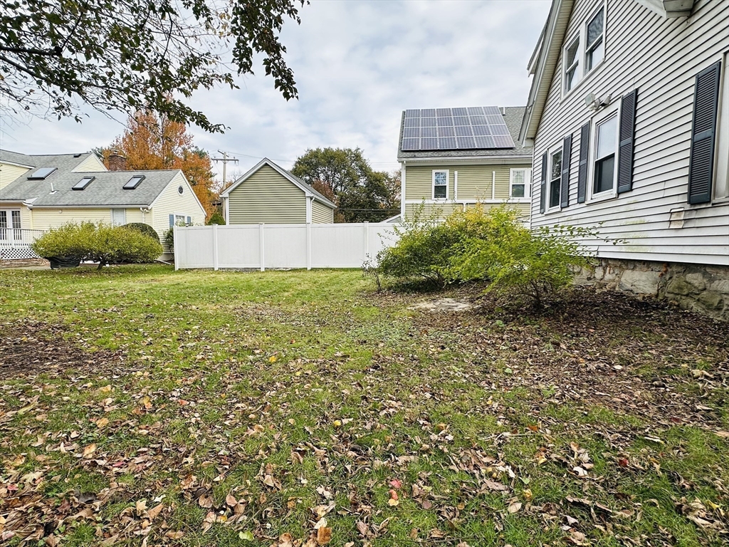 Needham, Massachusetts, 02492, United States, 3 Bedrooms Bedrooms, ,2 BathroomsBathrooms,Residential,For Sale,1988292