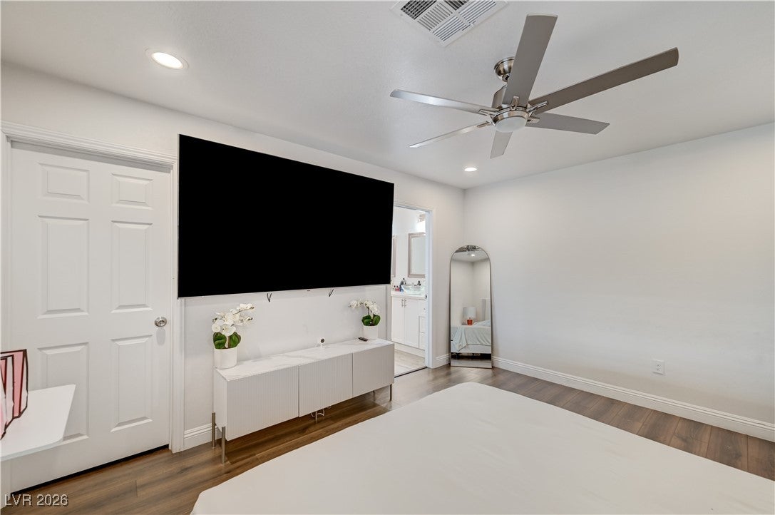 Las Vegas, Nevada, 89122, United States, 5 Bedrooms Bedrooms, ,4 BathroomsBathrooms,Residential,For Sale,2008777