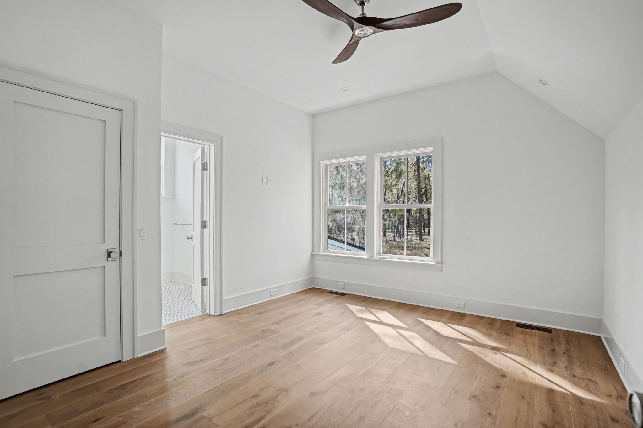  Elegant New Construction in Coveted Gated Community - 物件實景