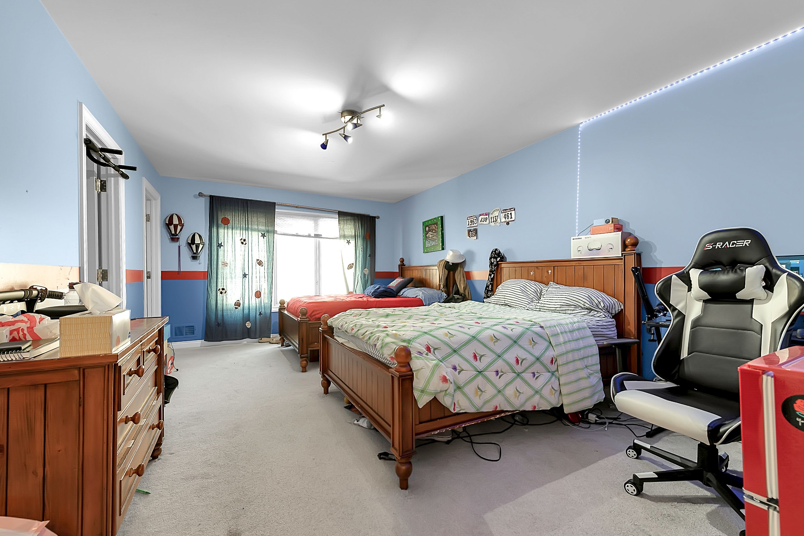 8 Gleneagles Court, Dearborn, Michigan, 48120, United States, 3 Bedrooms Bedrooms, ,5 BathroomsBathrooms,Residential,For Sale,8 Gleneagles Court,1542213