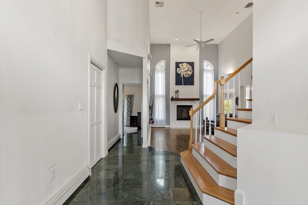 Middleton, Massachusetts, 01949, United States, 4 Bedrooms Bedrooms, ,4 BathroomsBathrooms,Residential,For Sale,1900627