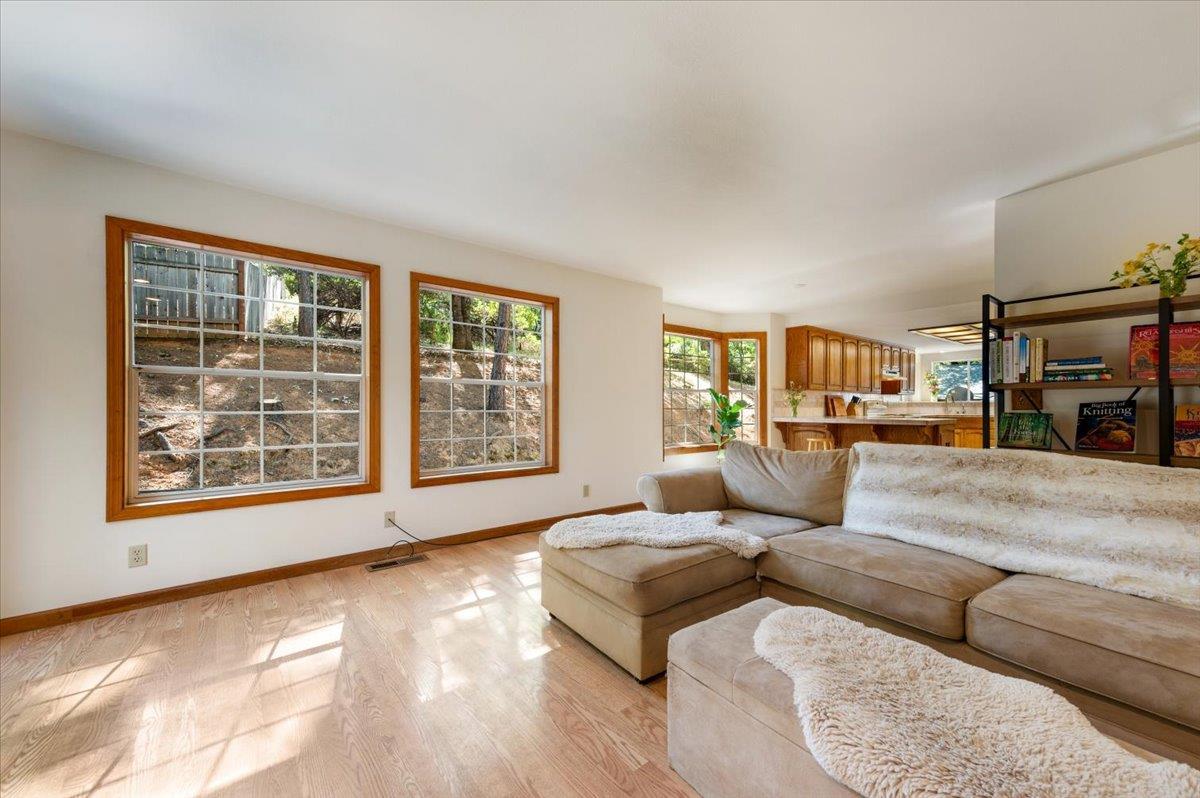 Grass Valley, California, 95949, United States, 3 Bedrooms Bedrooms, ,3 BathroomsBathrooms,Residential,For Sale,1958208