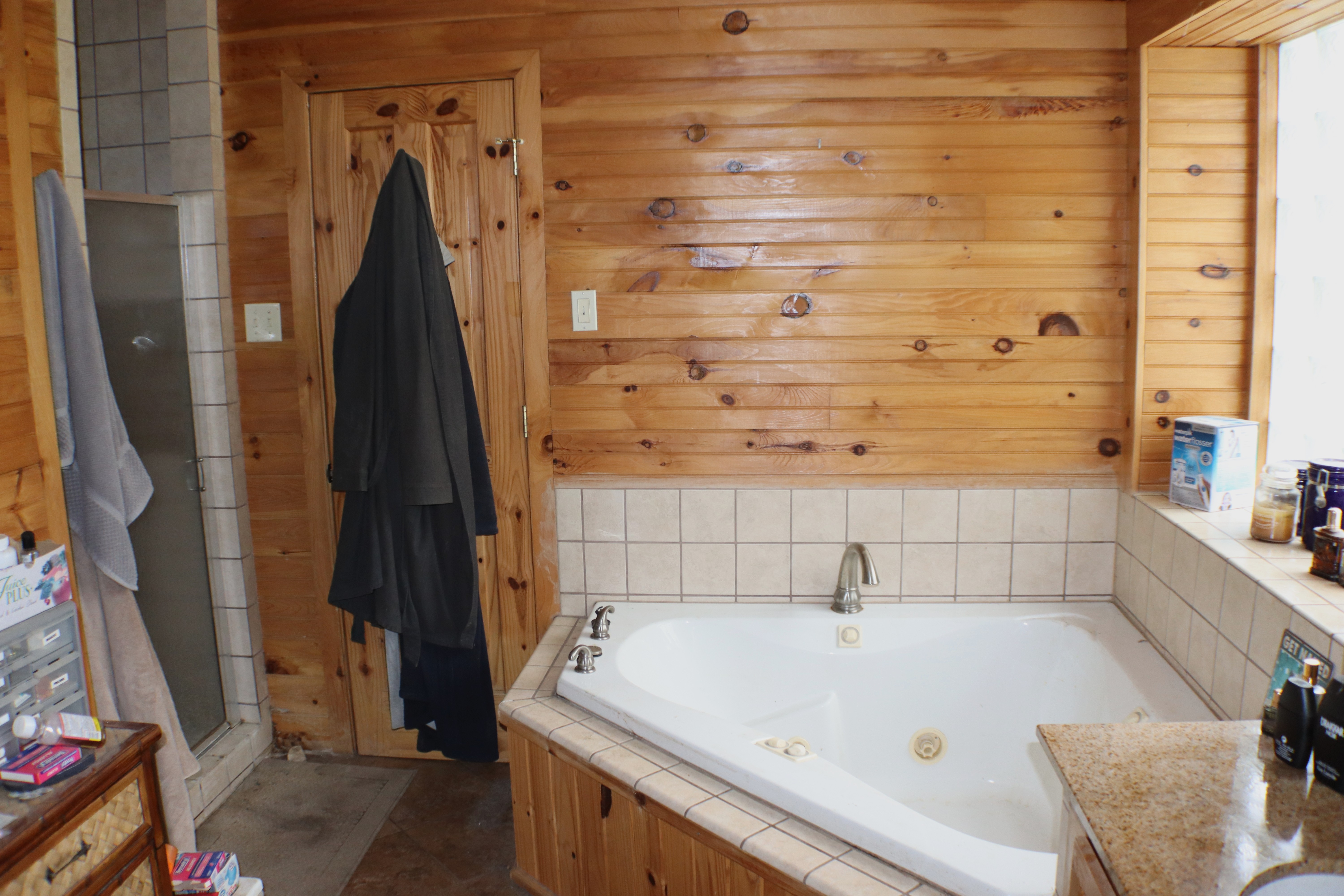 Quinlan, Texas, 75474, United States, 5 Bedrooms Bedrooms, ,4 BathroomsBathrooms,Residential,For Sale,1978468