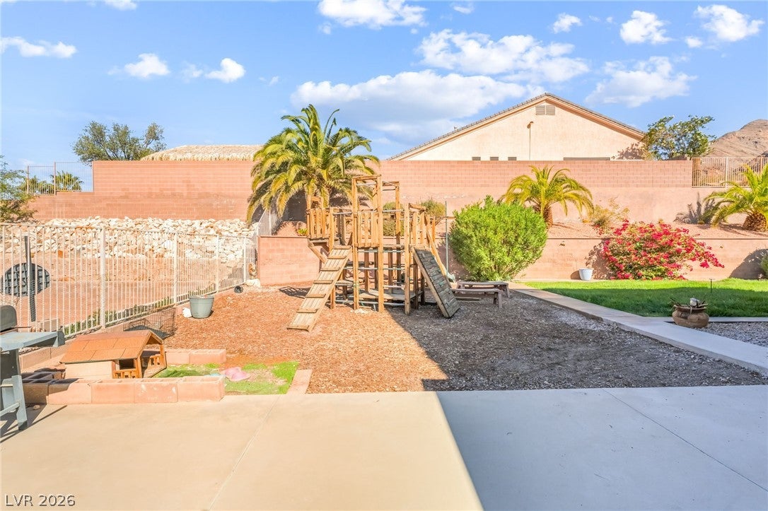 Las Vegas, Nevada, 89110, United States, 6 Bedrooms Bedrooms, ,3 BathroomsBathrooms,Residential,For Sale,1987091