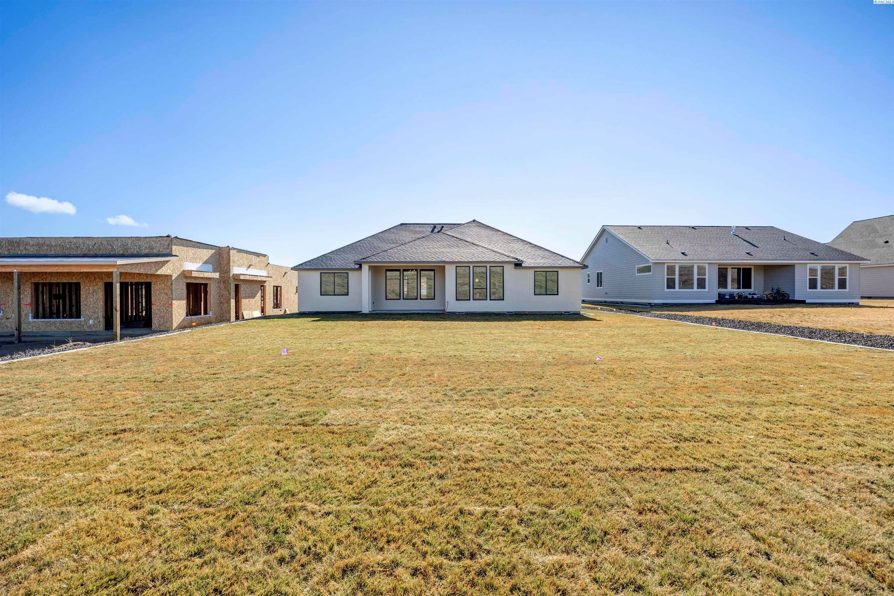 Richland, Washington, 99352, United States, 4 Bedrooms Bedrooms, ,3 BathroomsBathrooms,Residential,For Sale,2048138