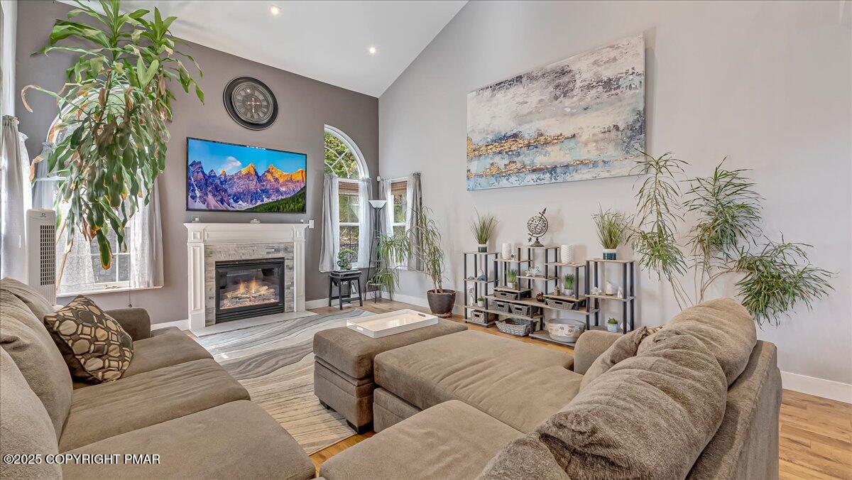 East Stroudsburg, Pennsylvania, 18302, United States, 5 Bedrooms Bedrooms, ,4 BathroomsBathrooms,Residential,For Sale,1980579