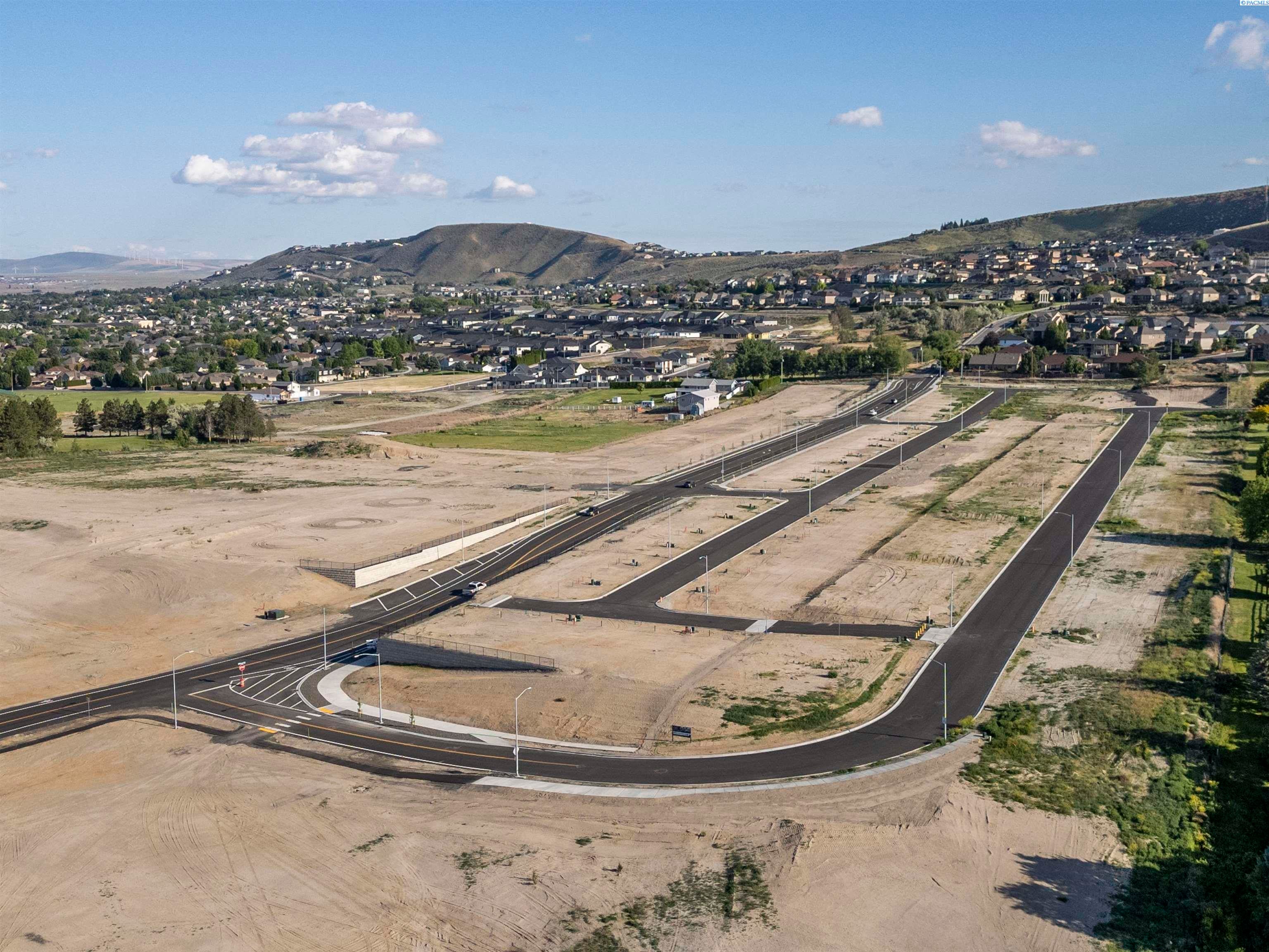 Richland, Washington, 99352, United States, 4 Bedrooms Bedrooms, ,2 BathroomsBathrooms,Residential,For Sale,1983141