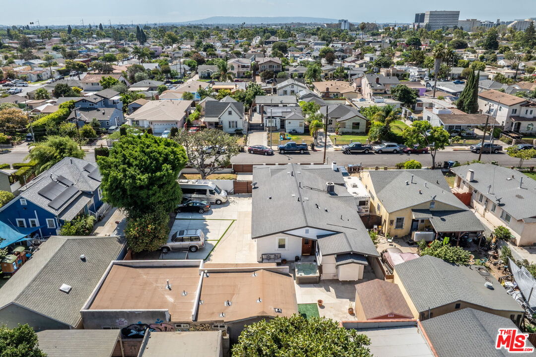 Inglewood, California, 90301, United States, 4 Bedrooms Bedrooms, ,3 BathroomsBathrooms,Residential,For Sale,1993545