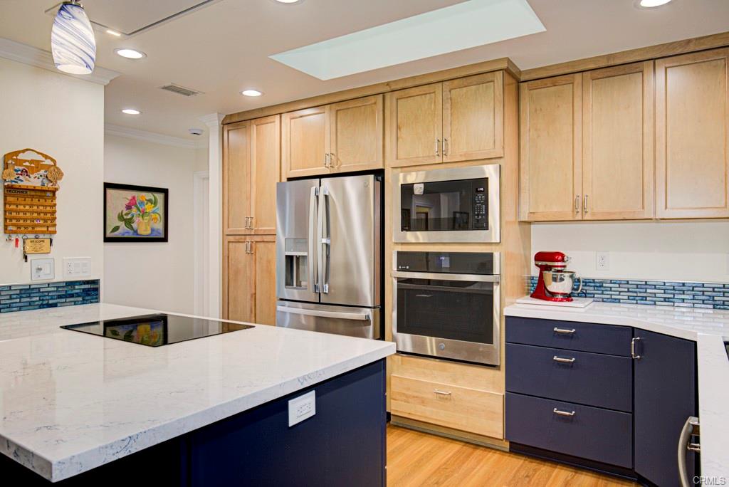 Laguna Woods, California, 92637, United States, 2 Bedrooms Bedrooms, ,Residential,For Sale,2005707