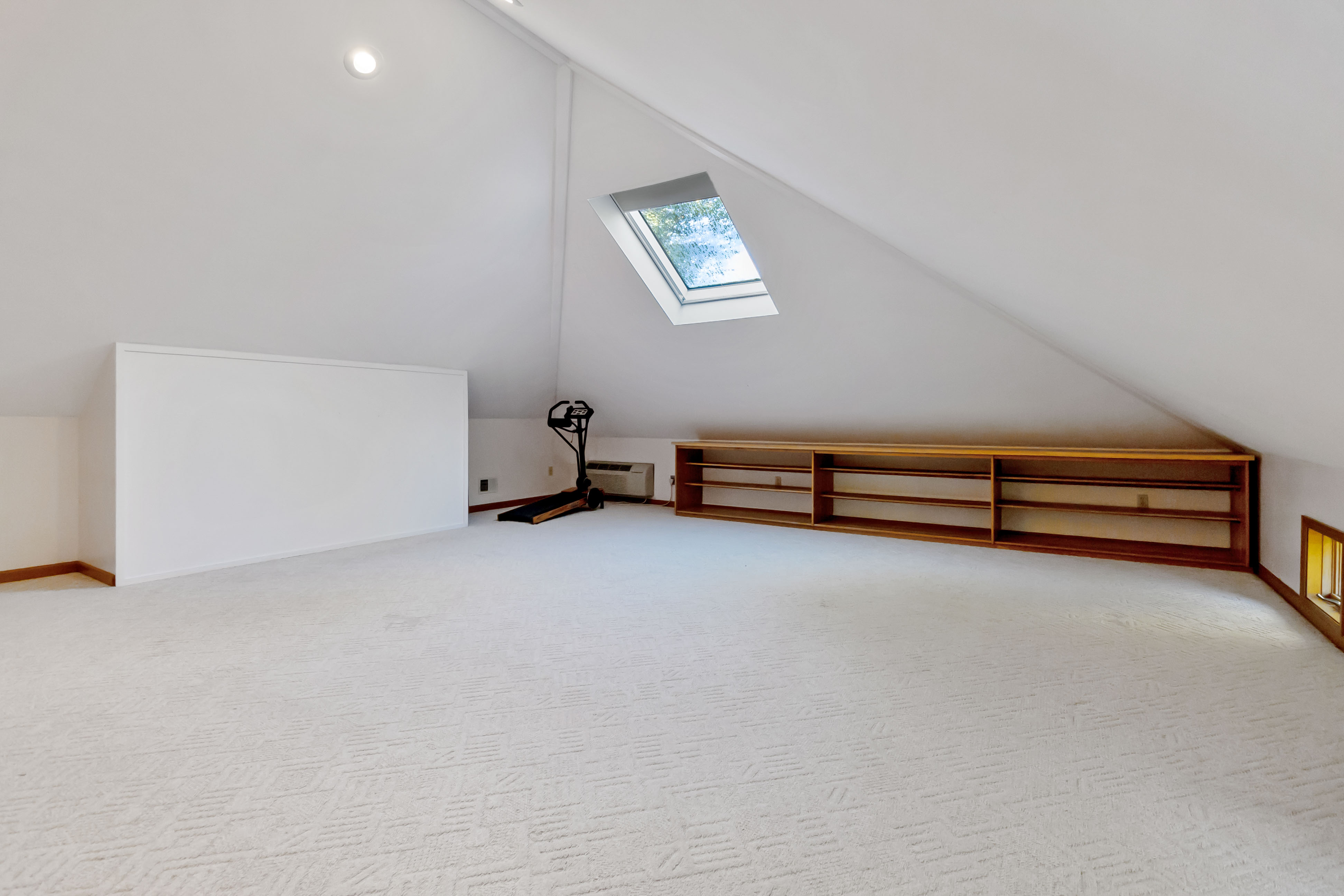 Somerset, Kentucky, 42501, United States, 4 Bedrooms Bedrooms, ,3 BathroomsBathrooms,Residential,For Sale,1980491