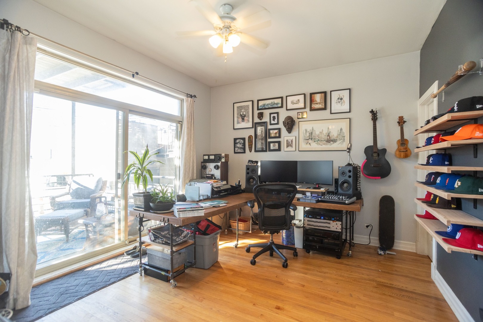 Chicago, Illinois, 60622, United States, 3 Bedrooms Bedrooms, ,3 BathroomsBathrooms,Residential,For Sale,2049281
