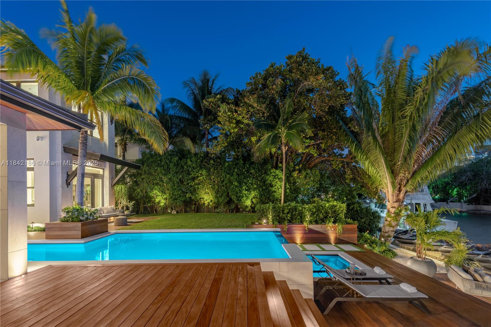 Miami, Florida, 33137, United States, 6 Bedrooms Bedrooms, ,7 BathroomsBathrooms,Residential,For Sale,1903270