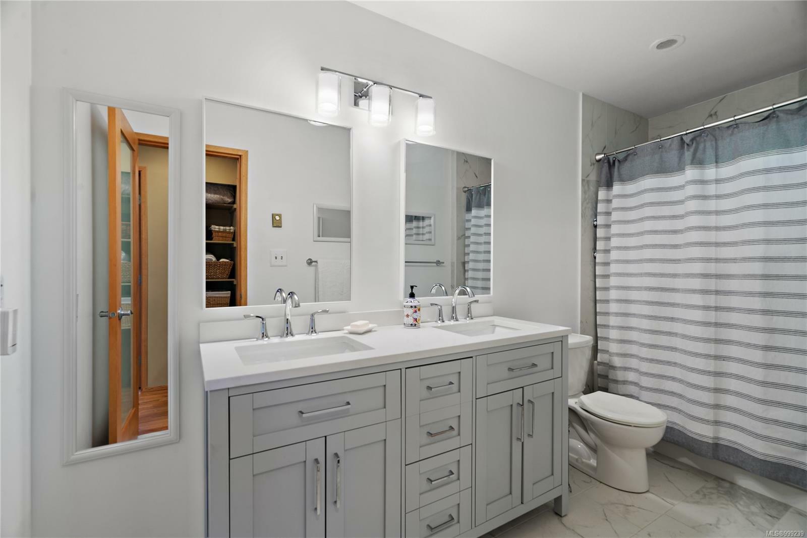 NANAIMO, British Columbia, V9V 1E9, CA, 3 Bedrooms Bedrooms, ,Residential,For Sale,1874678