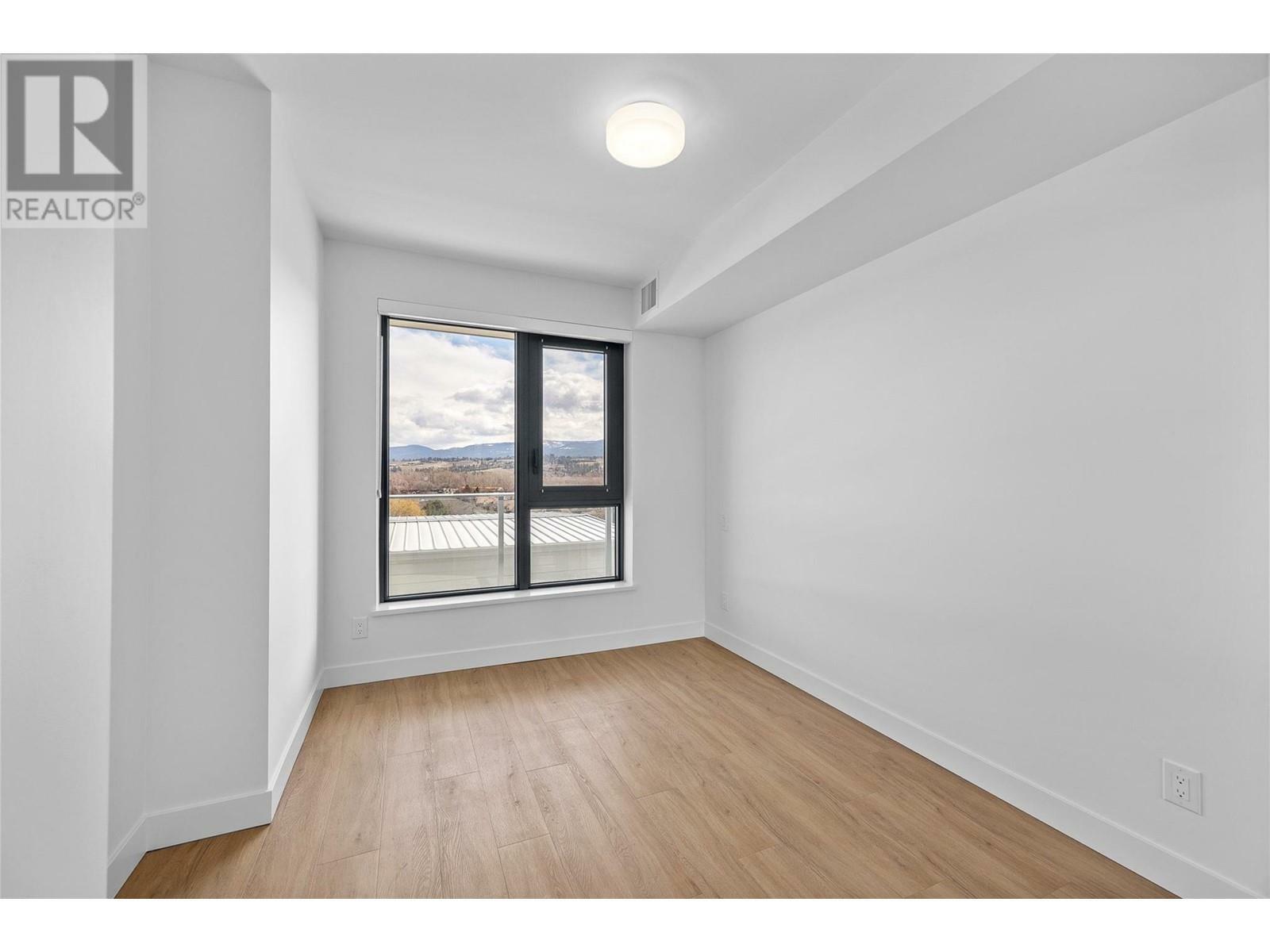 KELOWNA, British Columbia, V1W 3L2, CA, 1 Bedroom Bedrooms, ,1 BathroomBathrooms,Residential,For Sale,1839166
