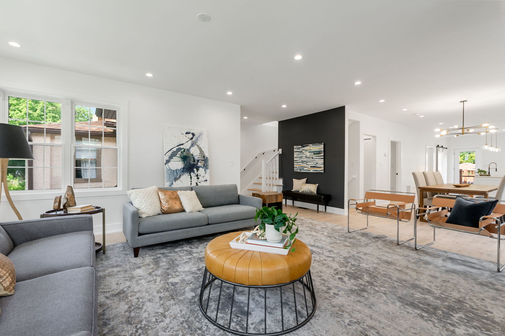 Chicago, Illinois, 60630, United States, 5 Bedrooms Bedrooms, ,3 BathroomsBathrooms,Residential,For Sale,1941077
