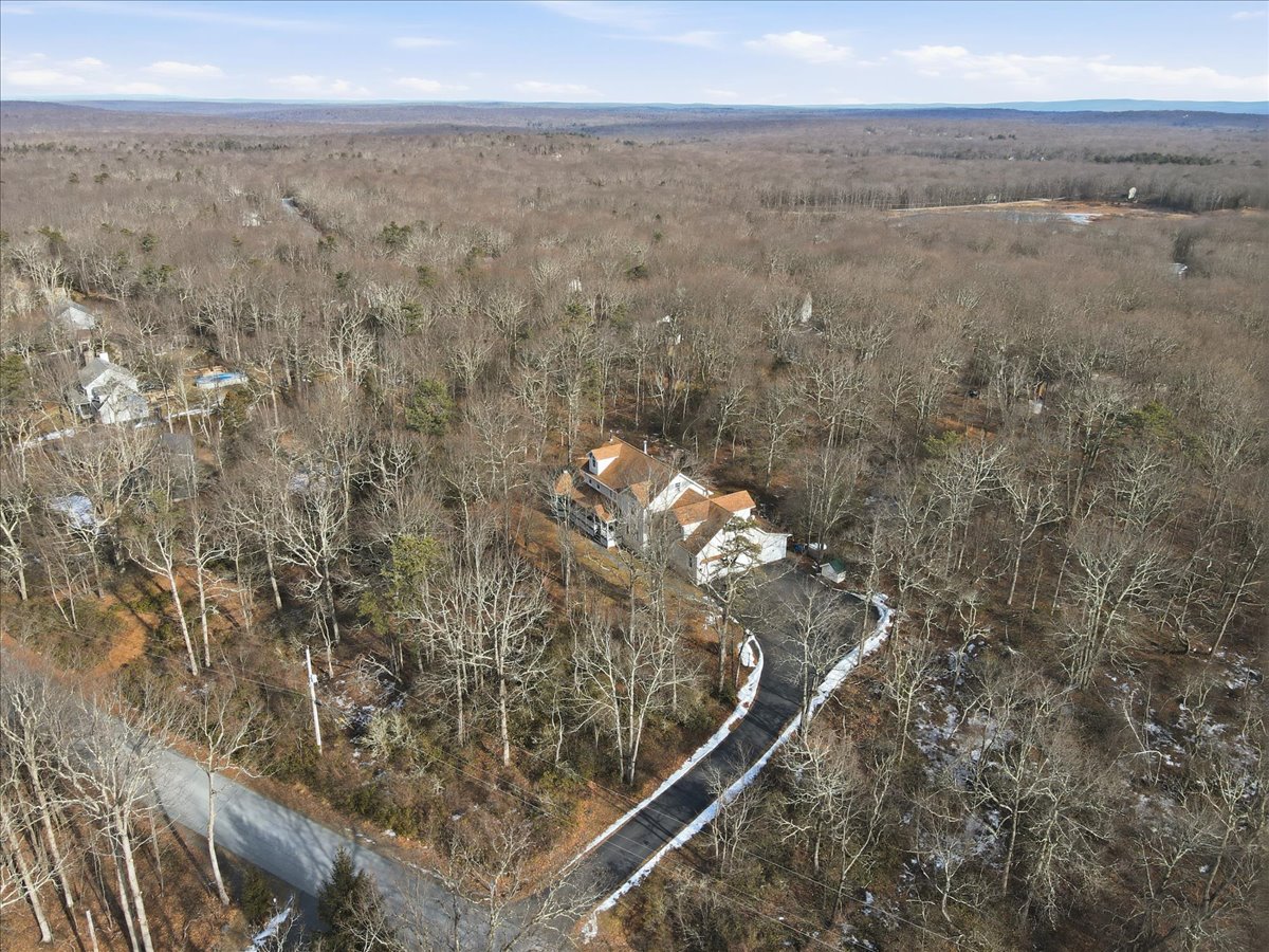 Milford, Pennsylvania, 18337, United States, 4 Bedrooms Bedrooms, ,3 BathroomsBathrooms,Residential,For Sale,2013781