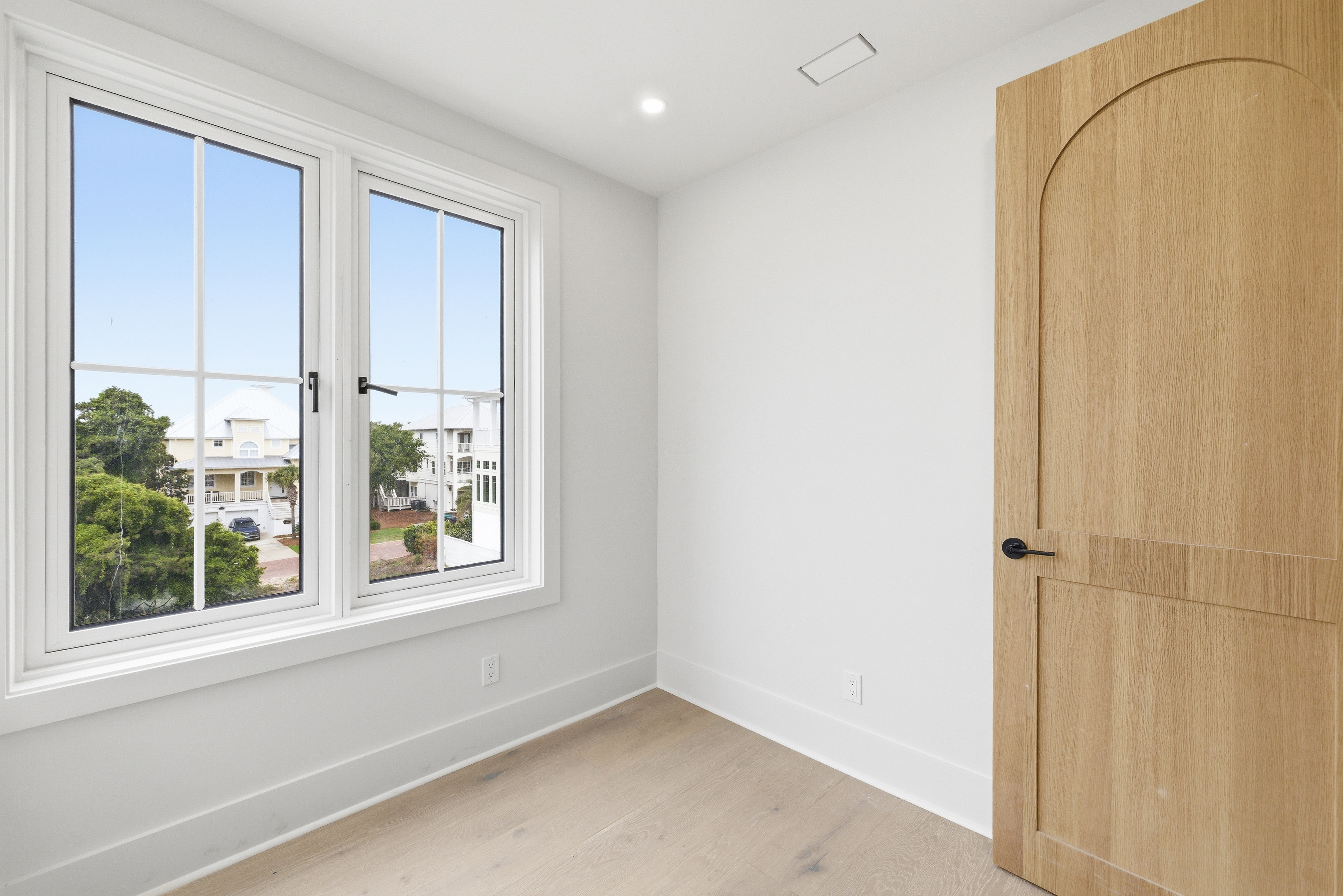 Stunning New Construction with Gulf Views, Courtyard Pool & Designer Finishes - 物件實景