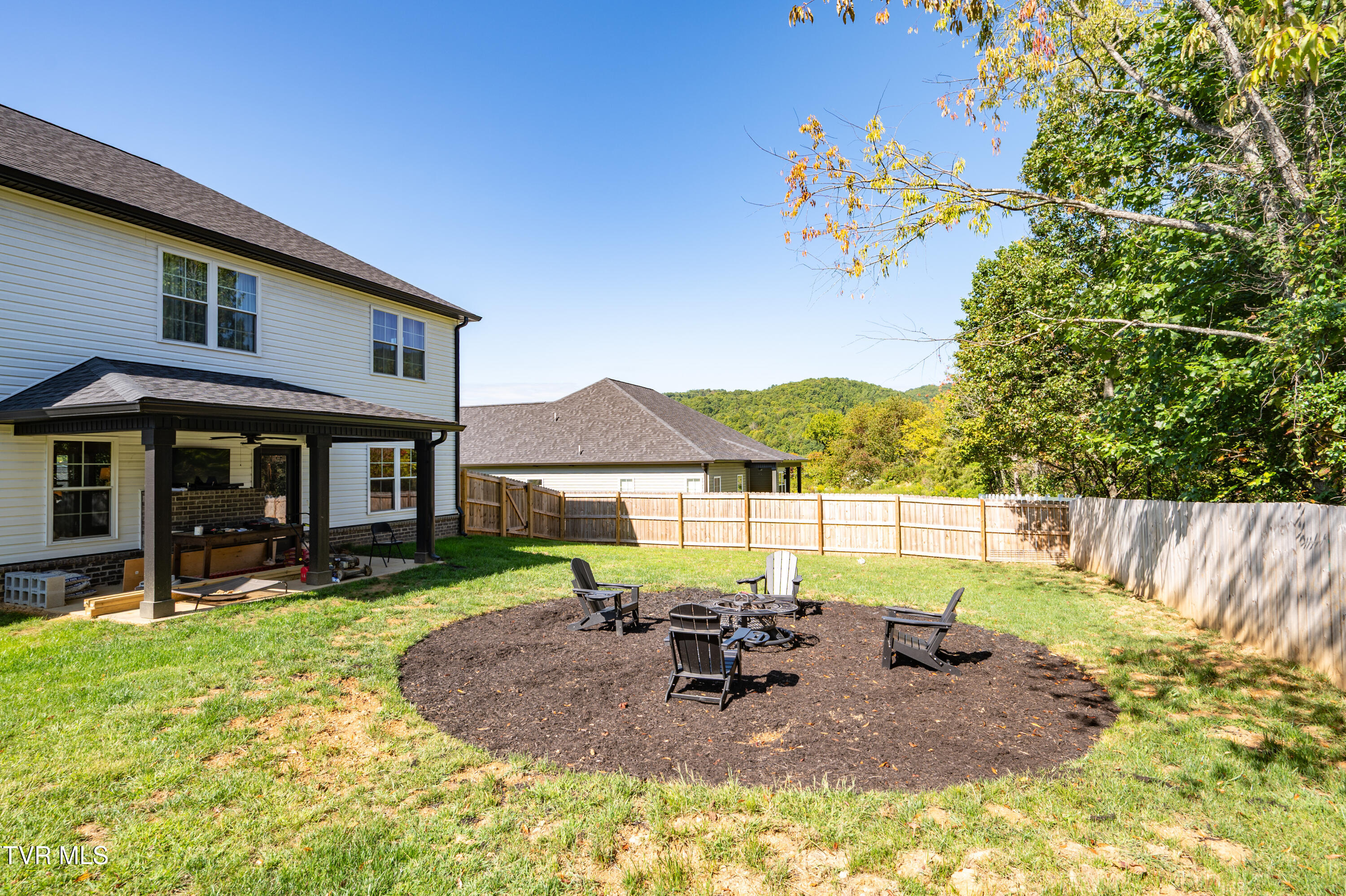 Erwin, Tennessee, 37650, United States, 4 Bedrooms Bedrooms, ,3 BathroomsBathrooms,Residential,For Sale,1944978