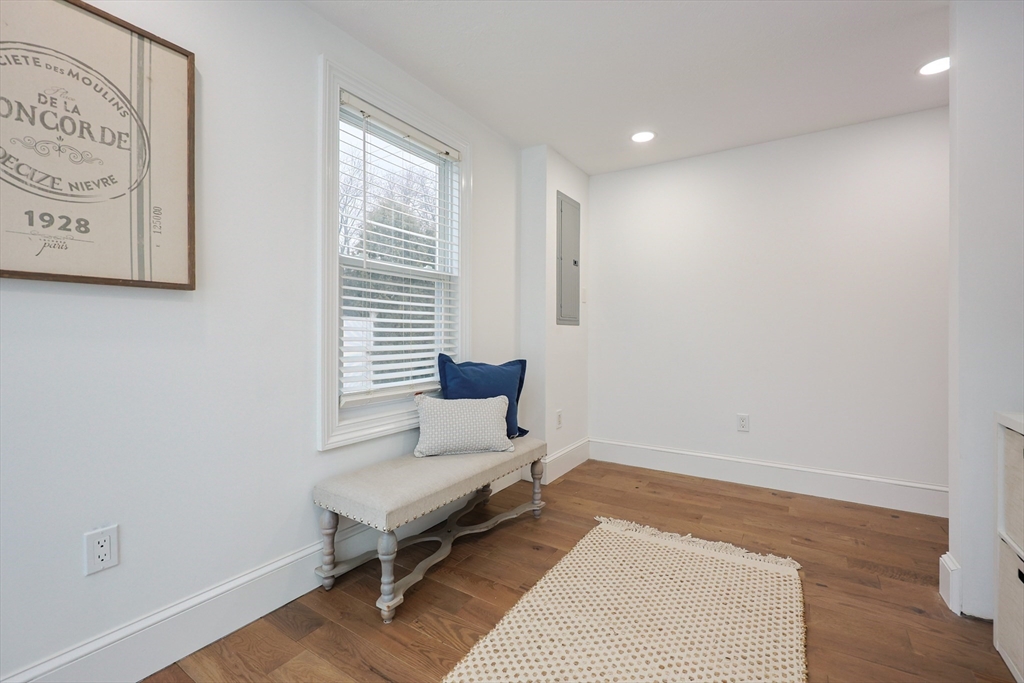 Melrose, Massachusetts, 02176, United States, 2 Bedrooms Bedrooms, ,1 BathroomBathrooms,Residential,For Sale,2012344