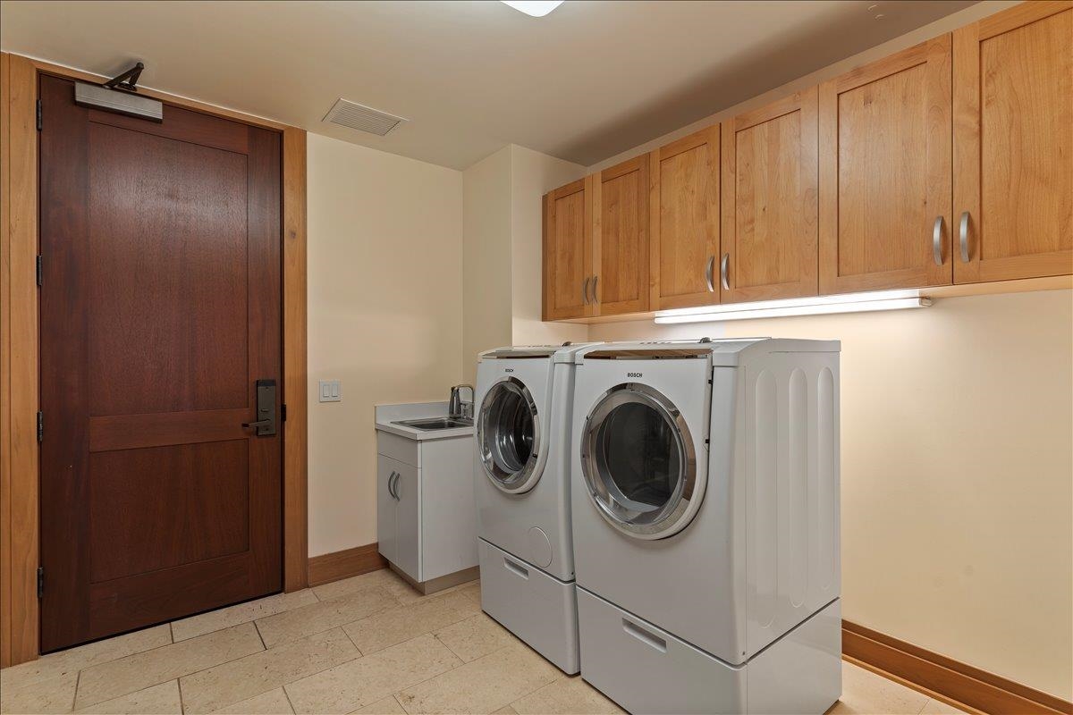 Lahaina, Hawaii, 96761, United States, 3 Bedrooms Bedrooms, ,4 BathroomsBathrooms,Residential,For Sale,1927405
