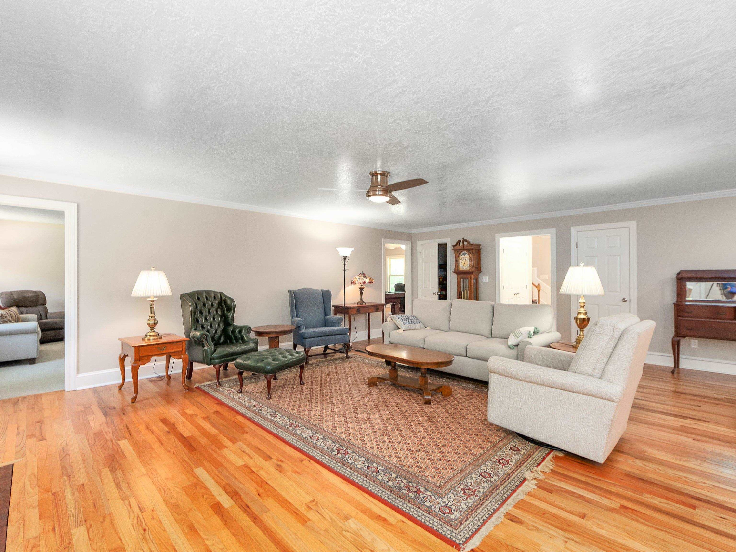 Medina, Tennessee, 38355, United States, 6 Bedrooms Bedrooms, ,4 BathroomsBathrooms,Residential,For Sale,1907793