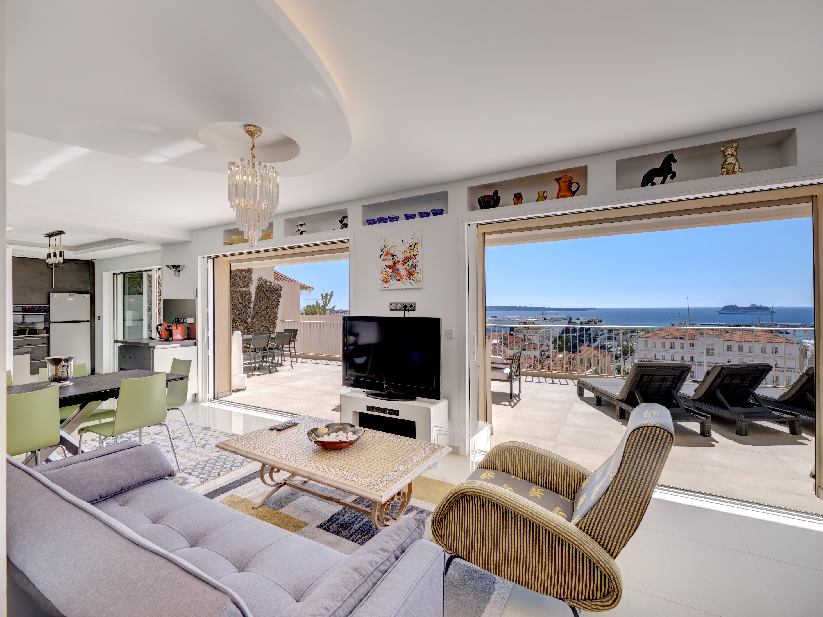  Cannes Forville top floor apartment with 40 sqm terrace panoramic sea views nea… - 物件實景