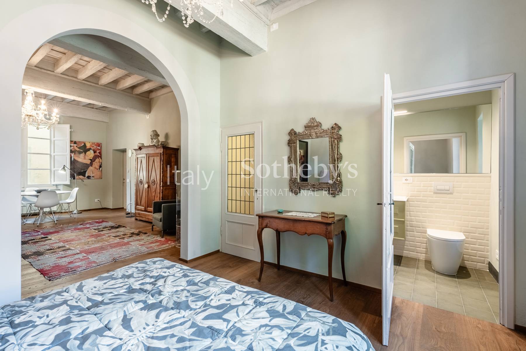  Elegant renovated residence of distinctive charm - 物件實景