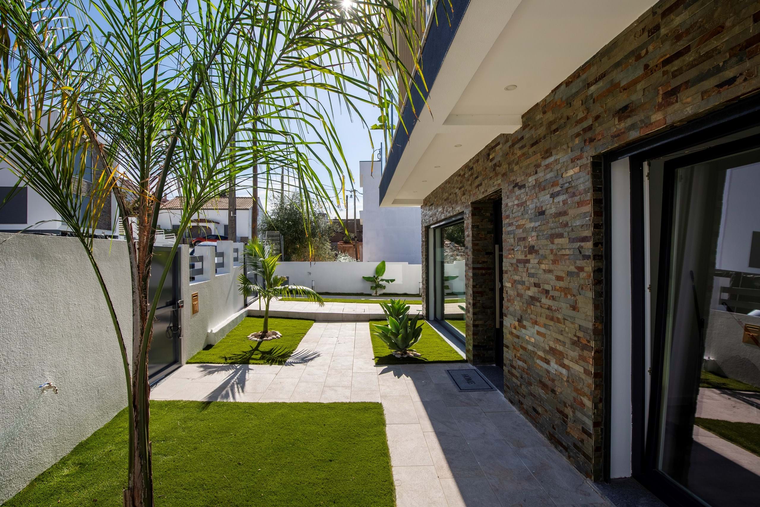 Almada, Setúbal, 2820-638, PT, 4 Bedrooms Bedrooms, ,2 BathroomsBathrooms,Residential,For Sale,1699362