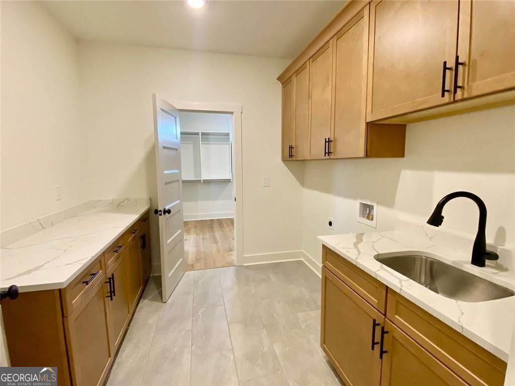 Gainesville, Georgia, 30506, United States, 5 Bedrooms Bedrooms, ,4 BathroomsBathrooms,Residential,For Sale,1909914