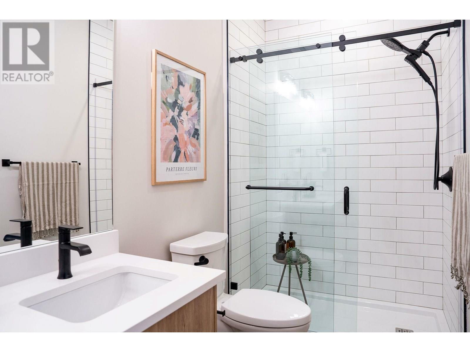 REVELSTOKE, British Columbia, V0E 2S0, CA, 3 Bedrooms Bedrooms, ,3 BathroomsBathrooms,Residential,For Sale,1882826