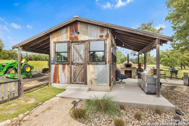Fredericksburg, Texas, 78624, United States, 4 Bedrooms Bedrooms, ,5 BathroomsBathrooms,Residential,For Sale,1828714