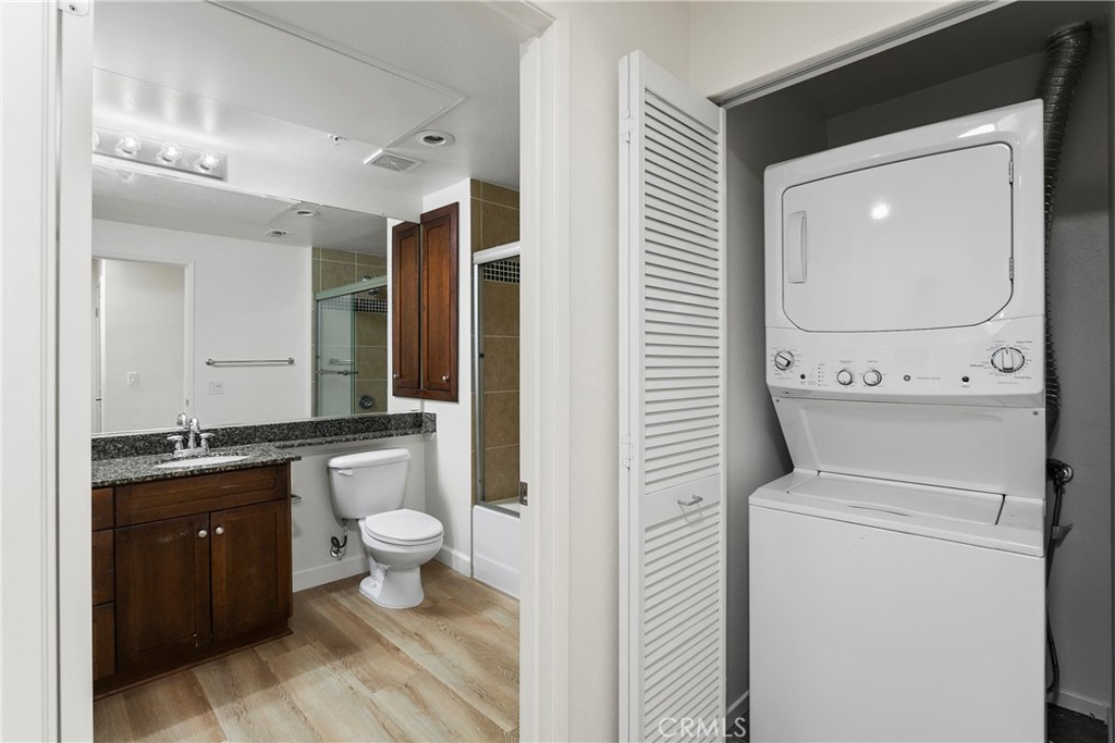 Irvine, California, 92612, United States, 1 Bedroom Bedrooms, ,1 BathroomBathrooms,Residential,For Sale,1883218