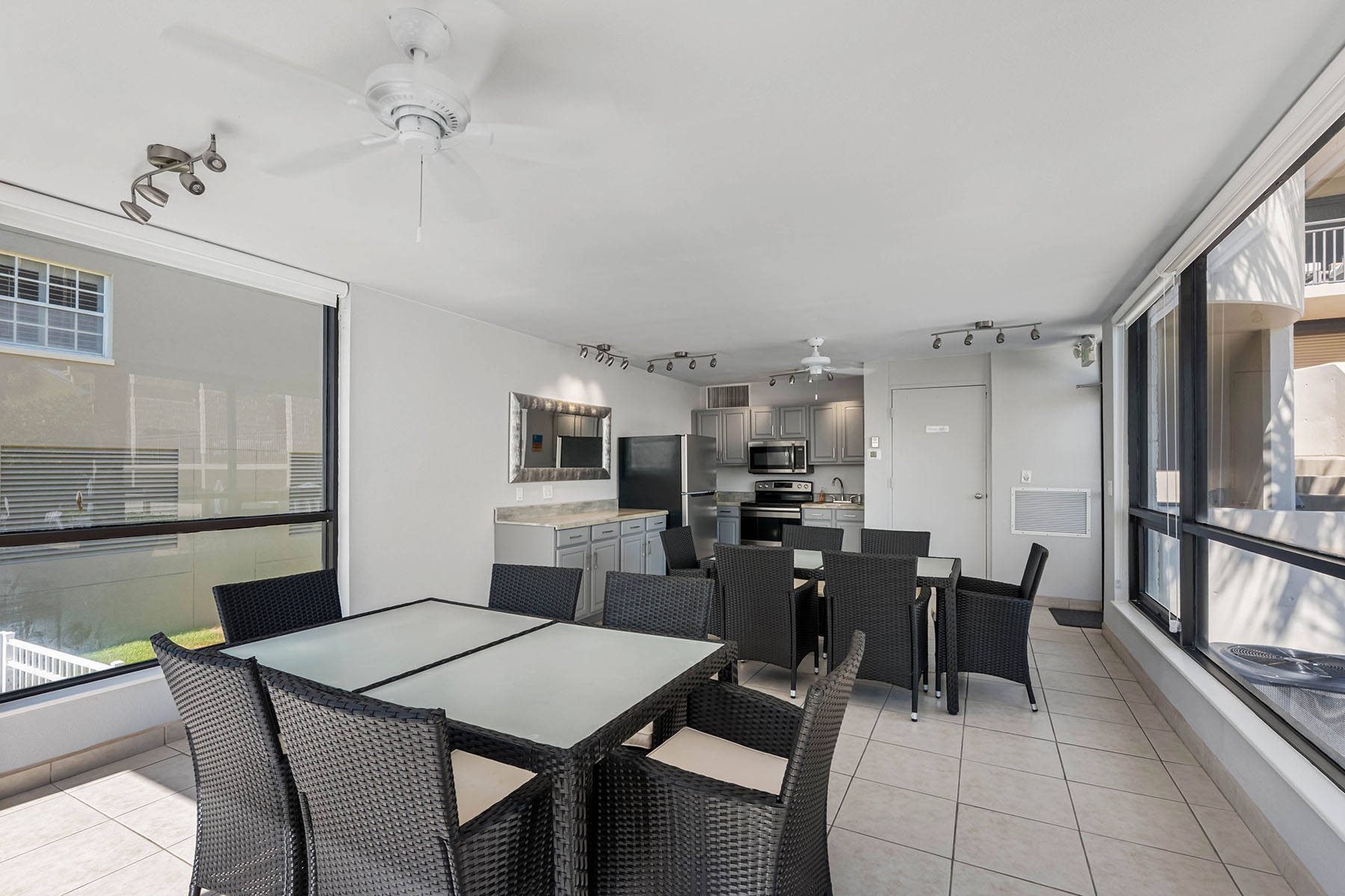  700 WEST CONDO - 物件實景
