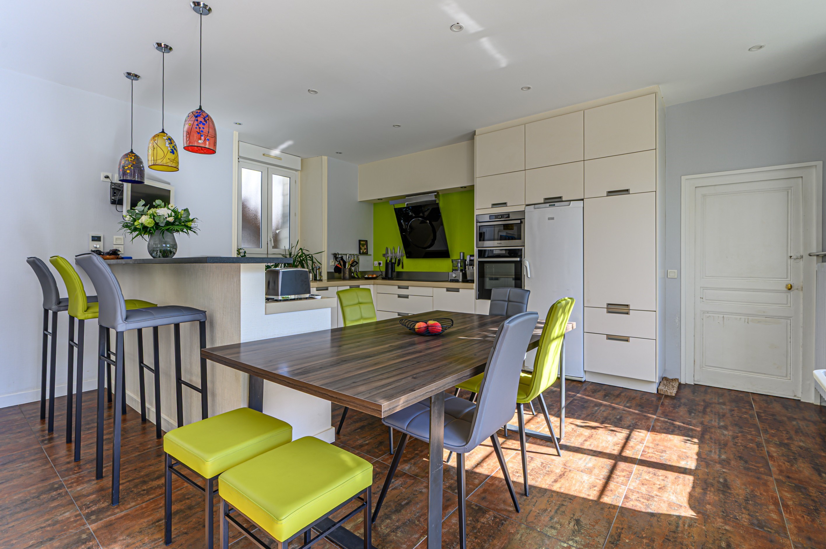  Vannes City Center: Splendid Period Residence with Large Garage and Enclosed Ga… - 物件實景