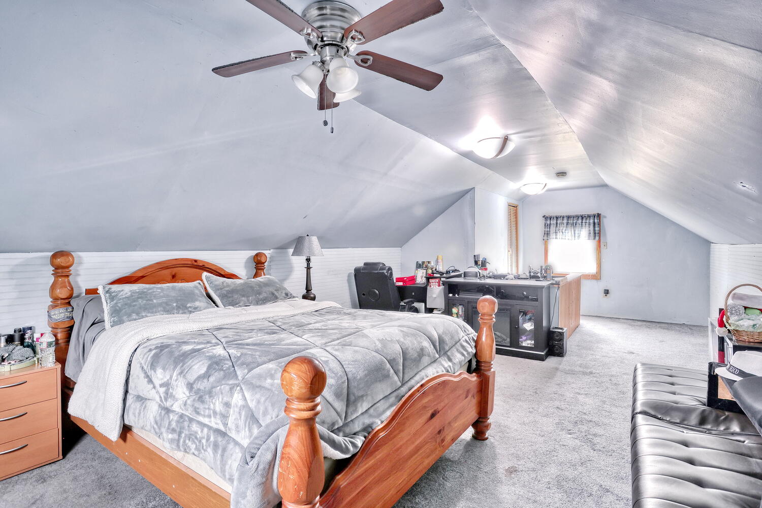 Clifton, New Jersey, 07011, United States, 2 Bedrooms Bedrooms, ,2 BathroomsBathrooms,Residential,For Sale,1975709