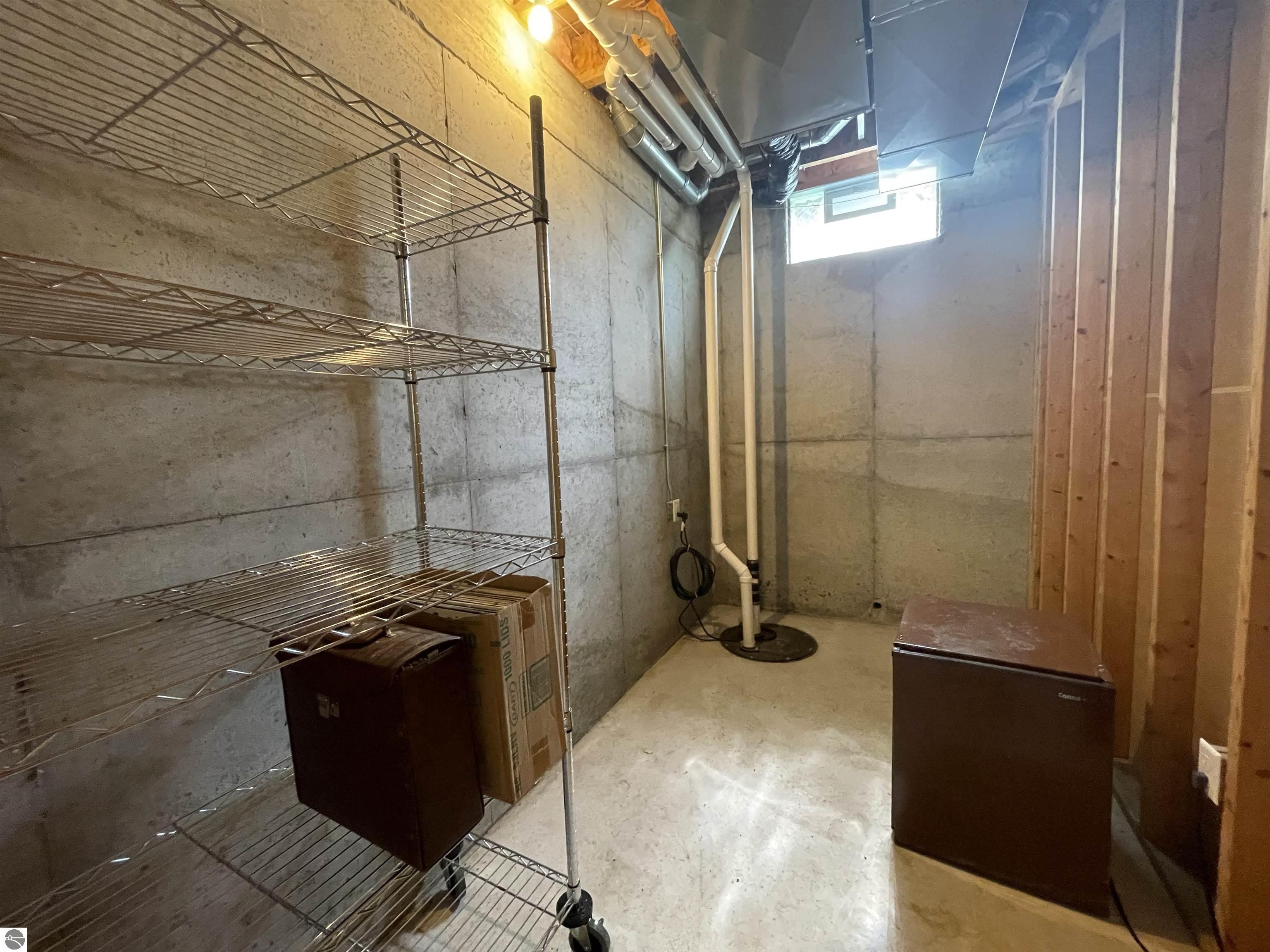 Harrison, Michigan, 48625, United States, 5 Bedrooms Bedrooms, ,4 BathroomsBathrooms,Residential,For Sale,1990816