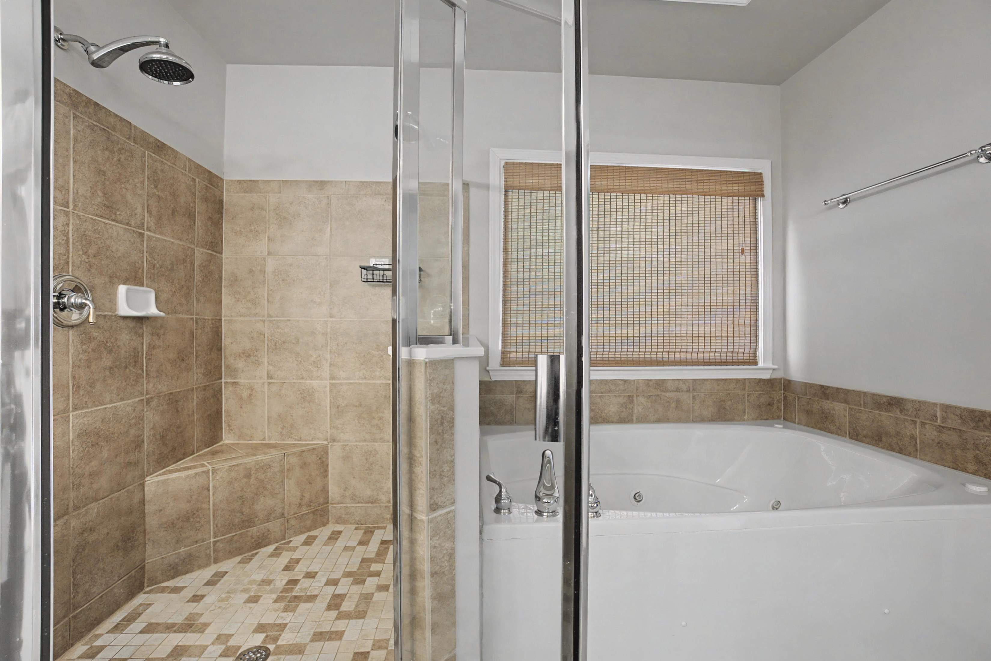  Distinguished Residence in Desirable Location - 物件實景