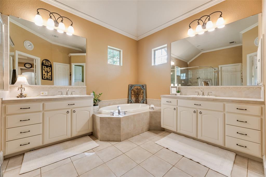 Azle, Texas, 76020, United States, 6 Bedrooms Bedrooms, ,4 BathroomsBathrooms,Residential,For Sale,2048000