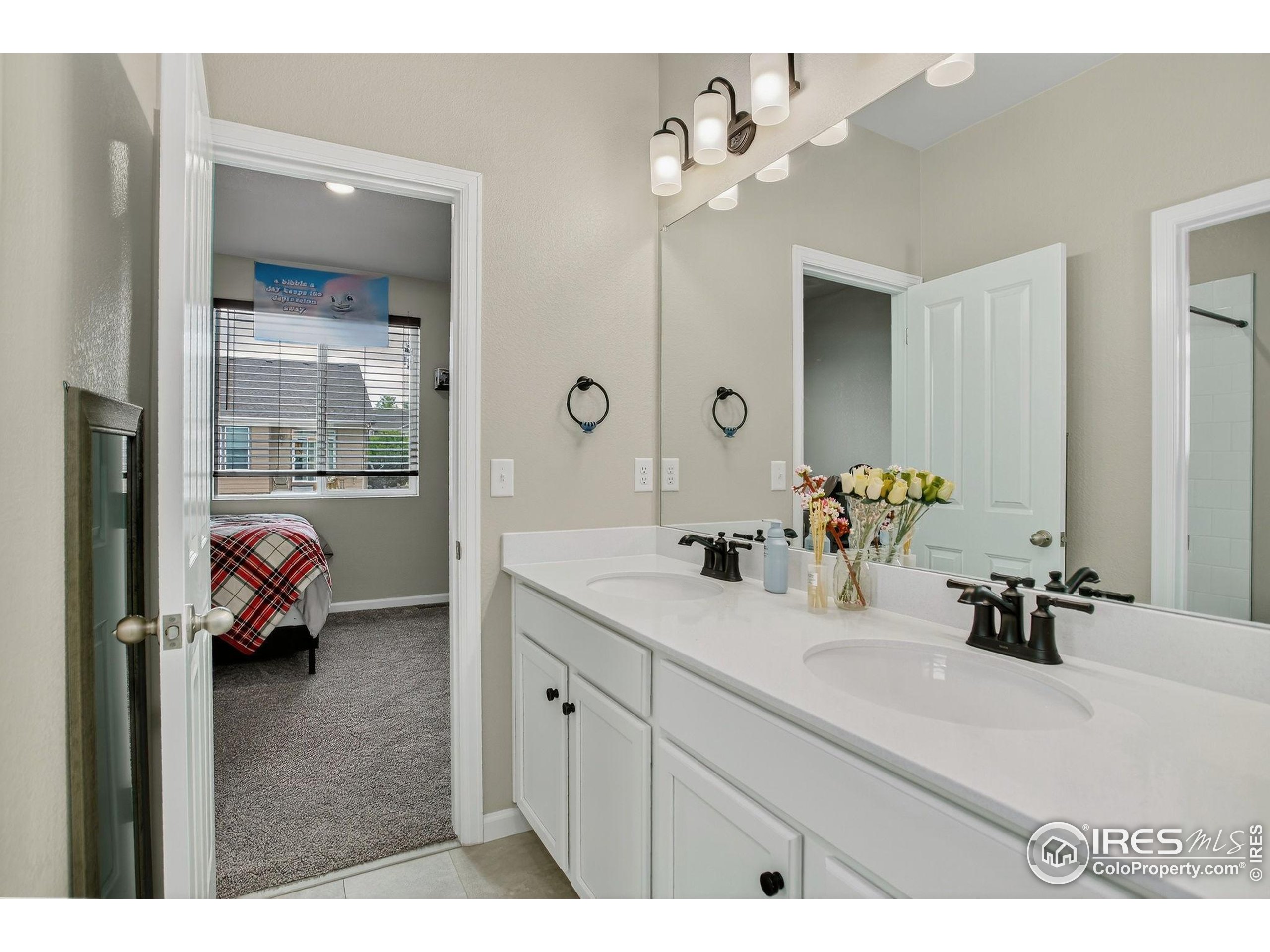 Mead, Colorado, 80542, United States, 5 Bedrooms Bedrooms, ,3 BathroomsBathrooms,Residential,For Sale,1941802